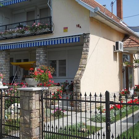Pál Ház Apartman Abádszalók Kültér fotó